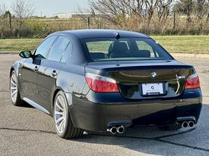 BMW M5 2006 d'occasion en bon état, 1 propriétaire, 44 900 miles, 500 ch, V10, provenance Californie - Product Image 4