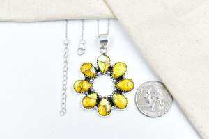 Pendentif en argent sterling turquoise Dahlia miel fait à la main avec chaîne réglable de 18 pouces cadeau de bijoux unique - Product Image 2