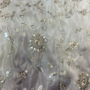 ผ้าไหมวิสโคสแท้ พรีเมียม 44 ความกว้าง 155 575/เมตร สำหรับงานปัก ขายส่ง สำหรับเด็กผู้หญิง สำหรับชุดแฟนซีและชุดพื้นเมือง - Product Image 1