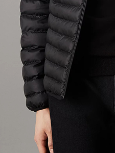 เสื้อแจ็คเก็ตพัฟเฟอร์ผ้าแคนวาสสีเทาฟลินท์คุณภาพสูง กันน้ำ ไนลอน พร้อมฮู้ดแบบถอดได้ สายรัดแบบเชือก ปลายแขนเสื้อยืดหยุ่น ซิป - Product Image 4