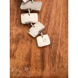 Collier Betty Lee en argent sterling et buffle blanc avec technologie d'incrustation élégante - Product Image 5