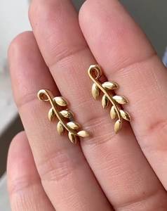 18K sólido oro amarillo plateado mujer hoja rama elegante y elegante Stud moda pendientes fábrica precio al por mayor fabricación India - Product Image 1