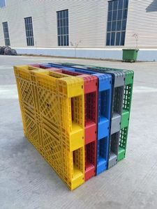 Paleta de Plástico Industrial de 3 Niveles, Alta Capacidad de Carga (3.0T Carga Dinámica), Entrada de 4 Vías, Paleta para Almacenamiento y Estanterías - Product Image 4