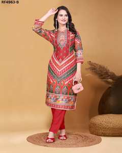 Ensemble Kurti en mousseline imprimée avec fond en rayonne pour le bureau et les vêtements décontractés avec des impressions numériques ethniques et des motifs abstraits en vrac - Product Image 4