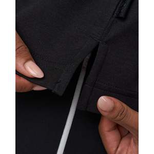 เสื้อยืดครอป AfterDark ZeroCrease สีดำ ทรงเข้ารูป น้ำหนักเบา สำหรับผู้หญิง - Product Image 6