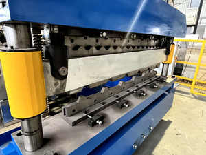 Meistverkaufte Vollautomatische Doppelschicht-Herstellungsmaschine für Metalldachplatten-Rollformung - Product Image 5
