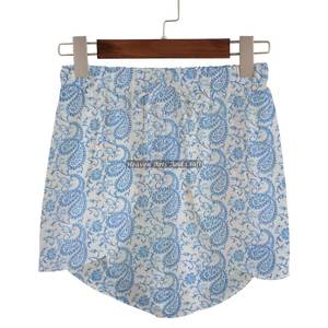 Shorts enveloppants artisanaux pour femmes, vêtements de détente d'été, coton, imprimé en blocs, shorts enveloppants de plage, collection pour filles, style babydoll, imprimé d'été - Product Image 2