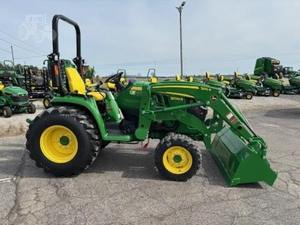 Tractor de un solo eje JOHN DEERE 3039R de 21 HP con bomba de engranajes del motor - Product Image 2