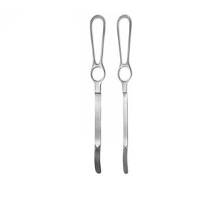 Rétracteur chirurgical manuel en acier inoxydable, instrument médical réutilisable pour la rétraction contrôlée des tissus en chirurgie orthopédique - Product Image 2