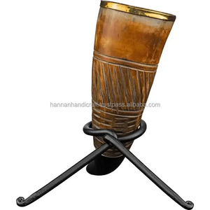Cuerno de Latón Tallado Antiguo para Beber, Estilo Vikingo, Cuerno de Búfalo Natural Pulido y Tallado - Product Image 6
