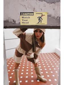 2025 haute qualité été en gros personnalisé Shorts ensemble femmes deux pièces col rond à capuche et Shorts ensembles vêtements pour femmes - Product Image 6