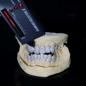 Joyería Corporal Unisex de Moda, Chapado en Plata Amarilla, Plata de Ley, Moissanita de 5 Quilates, Corte Brillante VVS1, Engaste de Garra, Rejilla Dental - Product Image 4