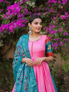 Dernier Designer Doola Soie Patola Imprimé Fantaisie Anarkali Robe Haute Qualité Fab Zone Saree avec Salwar Lehenga Choli pour Adultes - Product Image 5