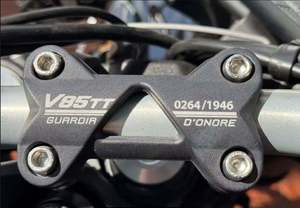 เตรียมพร้อมสำหรับการขับขี่ปี 2025 โปรโมชั่นล่าสุดสำหรับรถมอเตอร์ไซค์ Moto Guzzi V85 TT Guardia DOnore E5 สำหรับขาย - รถมอเตอร์ไซค์ทัวริ่ง - Product Image 2