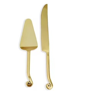 Serveur à gâteau en métal Design élégant et moderne Durable Parfait pour servir et offrir en cadeau - Product Image 3