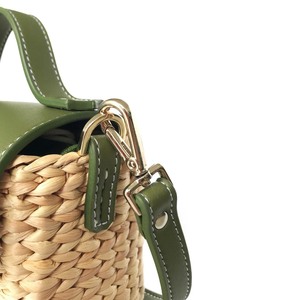 Bolso de moda 2024 con bolsa de jacinto de agua con asa de cuero y correa hecha a mano del mejor proveedor de Vietnam - Product Image 3