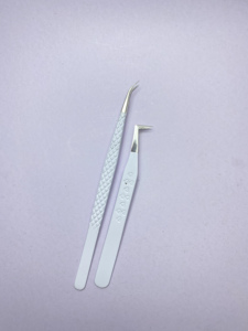 Pince à épiler d'extension de cils en acier inoxydable avec logo personnalisé Texture de la pointe lisse Outils d'isolation et de volume pour les artistes des cils - Product Image 3