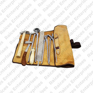 Matériel de qualité supérieure Kit de sabots de maréchal-ferrant Outils Instruments vétérinaires entièrement personnalisés Kit d'outils de toilettage des pieds de cheval - Product Image 1