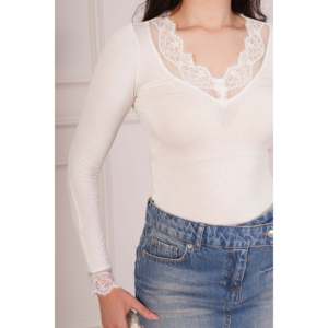 LUSTRIN Women's Elegant Cream Long Sleeve Lace Detail <b>Body</b> Blouse - Wholesale Stretch Viscose Polyester Blend Top for Daily Wear - Product Image 4