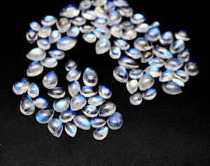 Cabujones de pera de piedra lunar de arcoíris natural 5X3mm a 10X7mm Cabujones de piedras preciosas sueltas de piedras preciosas de cristal de Fuego Azul - Product Image 2