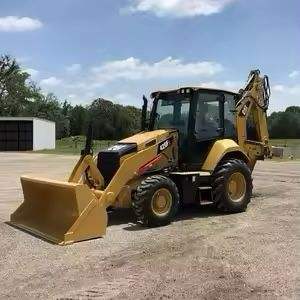 Retroexcavadora Caterpillar 420f 4X4 con Sistema Hidráulico de Funcionamiento Eficiente con Bomba de Caja de Cambios Esencial y Motor Caterpillar 420f - Product Image 3