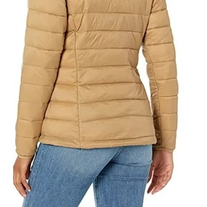 Chaqueta acolchada con cremallera para mujer Abrigo acolchado OEM para la temporada de otoño e invierno - Product Image 5