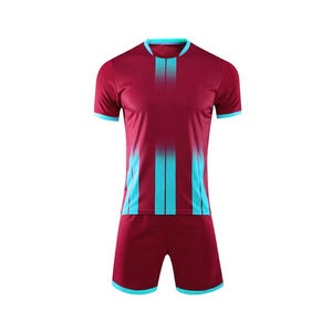 Kit de fútbol personalizado de 100% poliéster, tela suave y ligera, camiseta de sublimación completa cómoda para hombres y mujeres - Product Image 2