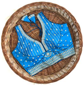 Blusa moderna con cuello en V y patrón bordado, lámina de hilo con lentejuelas, trabajo bordado, diseño tejido a la moda para bodas - Product Image 2