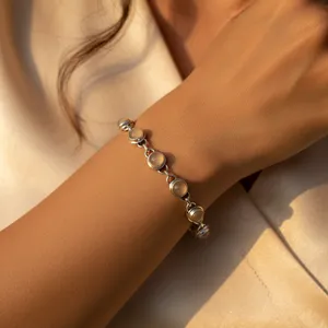 Pulsera de Perlas de Agua Dulce con Baño de Rodio en Oro de 14k para Mujer - Product Image 1