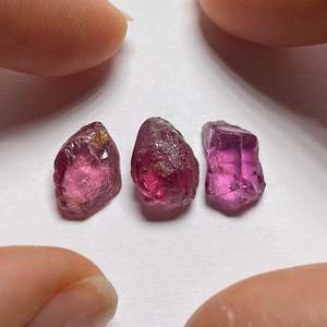 Pierre précieuse naturelle œil de chat grenat rouge, forme cœur, 8 mm, polie, haute qualité, pierre minérale - Product Image 3