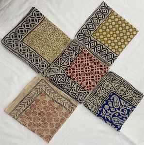 Ensemble de foulards bandana en paisley imprimés à la main, coton biologique, accessoire de mode artisanal éthique - Product Image 5