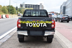 Toyota Hilux AWD 2024, nouveau, intérieur foncé, 6 places, automatique, camion, 2.8L, route, R16, conduite à gauche, Japon, toit ouvrant, 8 airbags - Product Image 5