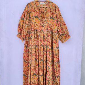 Vestido Midi de Algodón con Estampado Floral Hecho a Mano, Vestido Bohemio de Verano para Mujer - Product Image 1