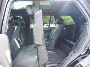 L a n d R o R v e r a n g e R o v e r P530 Autobiography LWB AWD con ruedas de aleación Asientos de cuero Navegación - Product Image 3