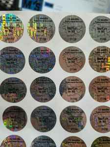 Etiquetas Adhesivas Holográficas Redondas de Color Plateado con Papel Adhesivo para Impresión Térmica, Etiqueta Digitech P4 - Product Image 2