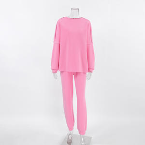 . Ensemble de survêtements décontractés pour femmes, vêtements de sport légers et confortables pour la course à pied et les activités de plein air. - Product Image 4