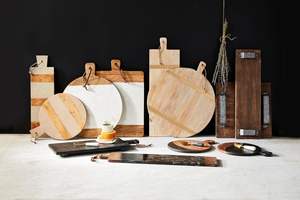 Plateau de service carré en bois Plateau de charcuterie Plateau à fromages Plateau décoratif Taille personnalisée Couleur bois naturel - Product Image 6