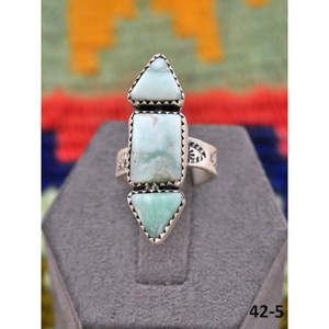Bague ajustable en argent sterling inspirée du sud-ouest avec turquoise sertie en forme de main – Cadeau - Product Image 2