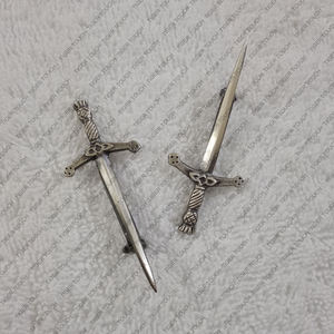 Antiguo Wallace Kilt Pin Claidhmhor diseño entrelazado tamaño infantil hebilla de cobre Kilt Pin - Product Image 2