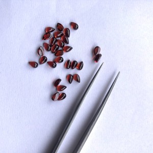 พลอยโกเมนธรรมชาติทรงลูกแพร์ธรรมดา20ชิ้นทรงแบนได้รับการรับรอง IGI สำหรับการทำเครื่องประดับ - Product Image 4