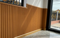 Panneau mural moderne en WPC PVC, grain de bois rayé, ignifuge, imperméable, décoration intérieure pour la maison