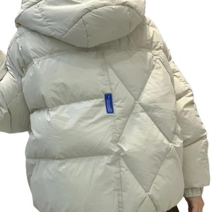 Chaqueta acolchada informal con múltiples bolsillos al por mayor, chaqueta acolchada elegante de color personalizado para mujer, chaqueta de invierno a prueba de viento de calidad superior - Product Image 4