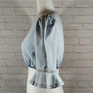 กางเกงยีนส์ขาสั้นสีฟ้าอ่อนของผู้หญิง, เสื้อครอปสวมใส่สบายสีคราม - Product Image 4