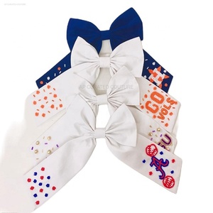 Arcs de queue d'alligator de jour de jeu chics pour des filles avec des accessoires de cheveux fabriqués à la main de conceptions personnalisées au vrac en gros - Product Image 4