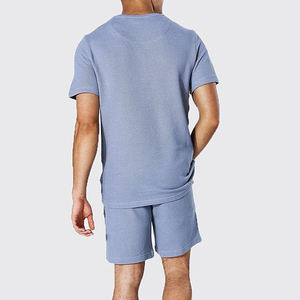 Produits très vendus, ensembles de t-shirts et shorts pour hommes, tissu en polyester respirant, t-shirt à manches courtes et shorts assortis - Product Image 2