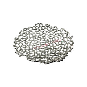 Usine directe en gros personnalisable écologique blanc or métal moulé plateau de service vaisselle servir articles fabriqués en Inde à vendre - Product Image 3