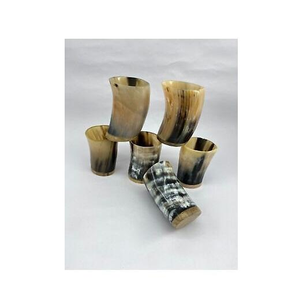 Vaso de Cuerno Estilo Vikingo Auténtico para Cerveza, Hidromiel, Cerveza Artesanal y Refrescos, Jarra Única Hecha a Mano para Festivales, Campamentos y Celebraciones - Product Image 4