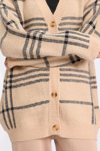 เสื้อคาร์ดิแกนไหมพรมผู้หญิงสั่งทำขายส่ง เสื้อโค้ทไหมพรมปักลายสำหรับฤดูหนาว ทรงหลวมแบบไหล่ตก ติดกระดุม ผ้าฝ้าย - Product Image 6