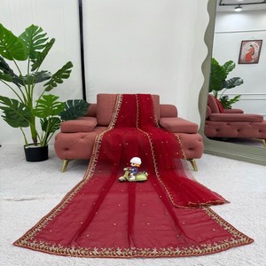 Hermoso Sari Georgette de imitación bordado con Dupatta a juego y blusa de hilo completo y trabajo de lentejuelas para fiesta y ropa festiva - Product Image 4