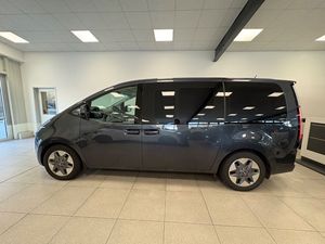 Como Nueva, Súper Limpia, Usada, 2024 S-TARIA 2.2 C R D I VAN, TRANSMISIÓN AUTOMÁTICA - Product Image 3